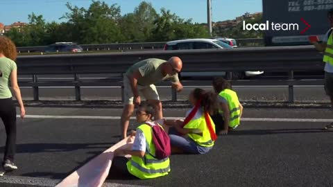 Drivers Have Had ENOUGH Of These Climate Protestors