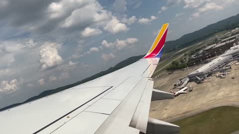 Southwest Airlines 737-700 takeoff Birmingham KBHM