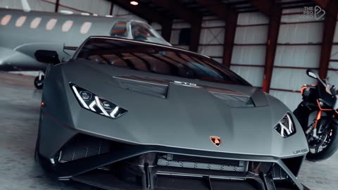 Unleashing the Power: Lamborghini Huracan Roars to Life
