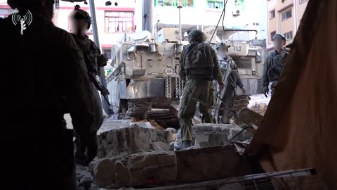 IDF releases footage of troops bringing humanitarian aid to Shifa Hospital.