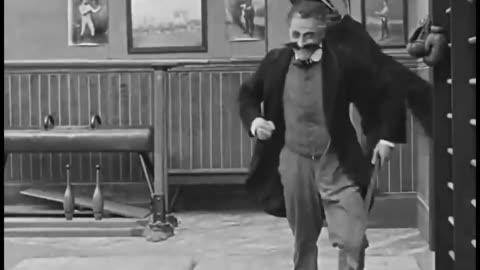 Charlie Chaplin . The Champion (1915)