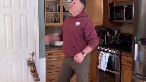 Dad Hilariously Imitates His 13-Year-Old Daughter