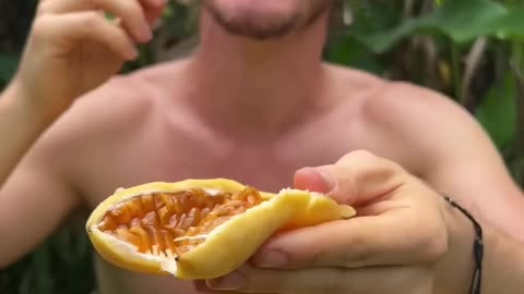 Top_5_Craziest_Fruits