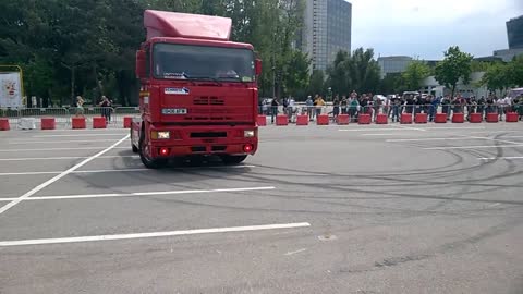 Amazing Truck Festival Bucharest 2015-Daf ATI and BMW E36 Drift