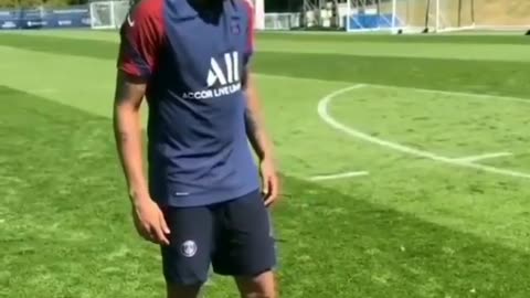 neymar jr hitting miss