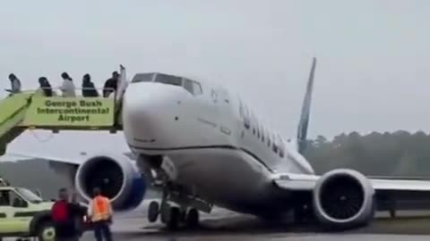 💥 Diversity hire crashes plane ✈️