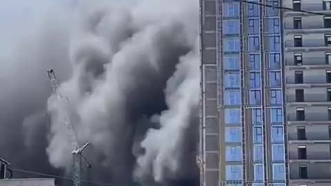 🔥In Volgograd (russia 😈), the unfinished residential complex "Urban" is on fire.