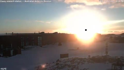 DOUBLE SUN *** 2021-10-18 Casey Station Antarctica