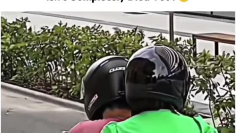 🚴‍♂️ Heartwarming Acts of Kindness on the Road! Bikers Unite #viral