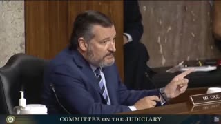 Ted Cruz dropping bombs on Comey