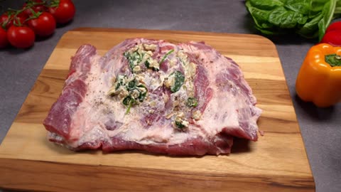 The juiciest and most delicious meat roulade with pine nuts and spinach!