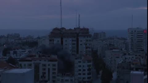 🚨🚨BREAKING: RESIDENTIAL TOWER IN GAZA DECIMATED BY IDF