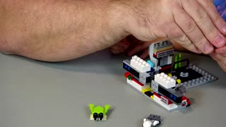 Unboxing Lego 31107 Space Rover Explorer Set Part 2 of 3