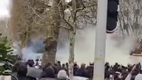 School student ＂protest＂ in the Cachan suburb of Paris