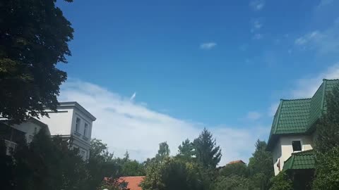 Himmel in Berlin am 17.08.2023 um 13:02 Uhr