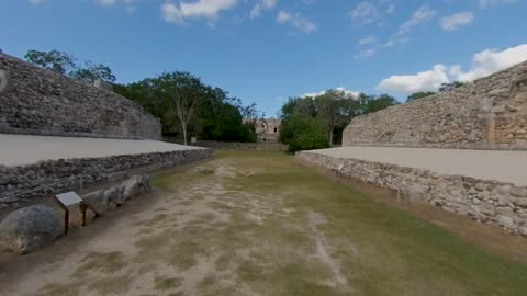 Mexico - The Maya Temples (Chichen Itza, 7th world wonder) in 360 VR