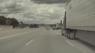 Wheel Flies Off Of Pickup On Interstate