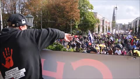 Protest netherlands 2-10-2022 Black Umbrellas