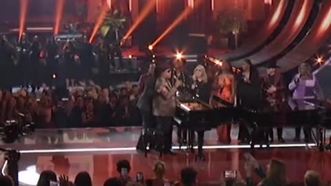 Lionel Richie, Charlie Puth,Melissa, performing 'We are the World " At The American Music Awards