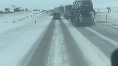 Trucking on snow❄️| truckers are on duty even on snow🫤|