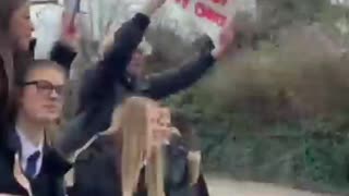 UK: Astor College schoolgirls protest outside Kent Police after a student was assaulted