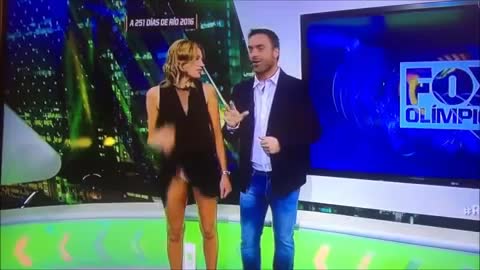 Nice! Fox Sports Reporter Accidentally Flashes Her Panties On Live Television