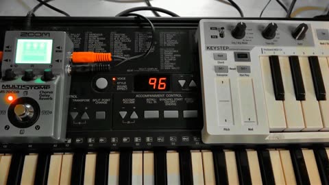 Ambient Sounds By Sequencing Yamaha PSR-310 Preset 96 With Keystep Thru MS-70CDR FX Pedal