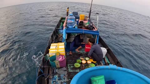 Dùng Lưới Bắt Đàn Cá NGÁT KHỦNG Trụ Ở Gốc Chà Phát Hiện Cá Chình To Cá Bò P 475