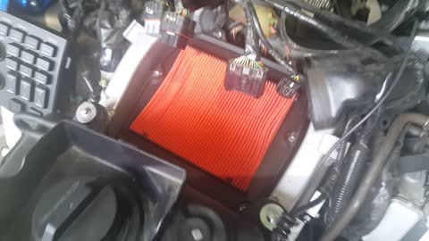 Engine Air Filter Change - 2012 Honda Gold Wing GL1800