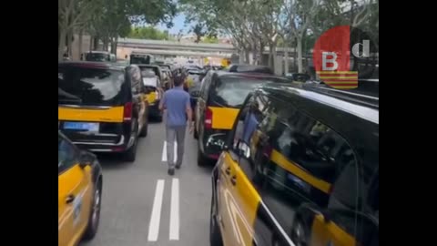 Más de 2.000 taxistas acuden a la manifestación contra los VTC