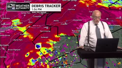 Meteorologist Texts Wife While Live Report