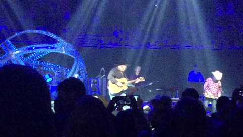The Thunder Rolls Garth Brooks Live In Orlando Amway Arena