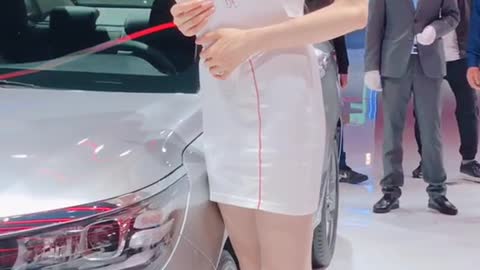 Beautiful models at the auto show.#7