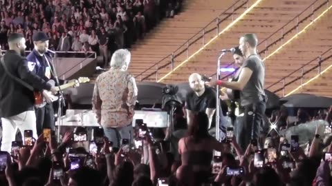 Coldplay Rocks Out to Tina Turner in Barcelona