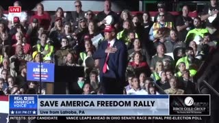 HUGE Crowd Sings The Star Spangled Banner @ Trump Rally