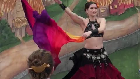 Belly Dancer Belly Dancing @ Robin Hood’s Medieval Faire (Part 1)