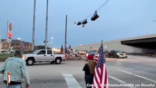 People Greet “Take Our Border Back” Convoy as It Passes Through Brookshire, TX