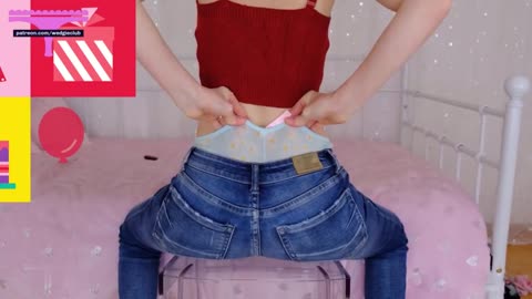 In my bedroom picking a very stubborn wedgie on tiktok 🥴 halp! #blackpink #musicvideo