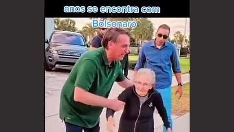 100-year-old lady receives Affection from President Bolsonaro