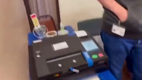 Voting Machines Not Working In AZ, Worker Tries To Stop Voter From Recording