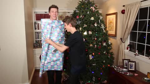 HUMAN GIFT WRAPPING CHALLENGE | Collins Key ft. Devan Key