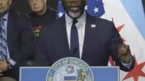 Chicago Mayor Brandon Johnson lashes out and blames "right wing extremists" for Chicago's problems
