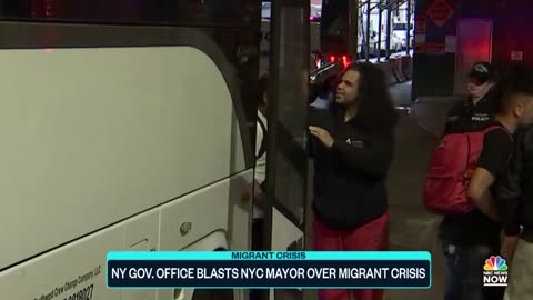 N.Y. Gov. Hochul blasts NYC Mayor Adams over migrant crisis