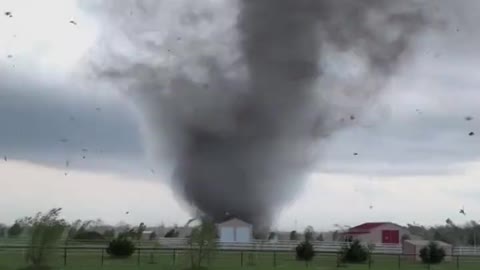 Tornado hits Andover Kansas on Saturday