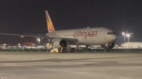 Amazing video of plane