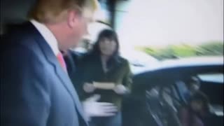 DONALD TRUMP💰BUYS💲A WOMAN'S👩CAR🚘AND KIDS👦👧FUNNY SKIT🤣
