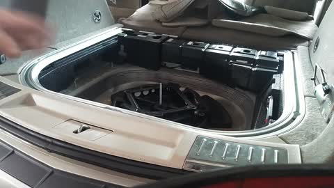 Cadillac SRX lift gate pump replacement