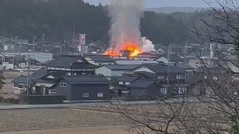 Fire ongoing in Japan - More shakes being felt - Tsunami could get as high at 16.5 feet