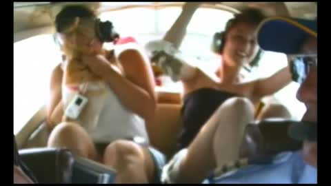 Hot Girl Vomits On Everyonefuny videon Airplane!