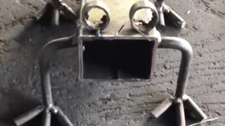 Metal frog